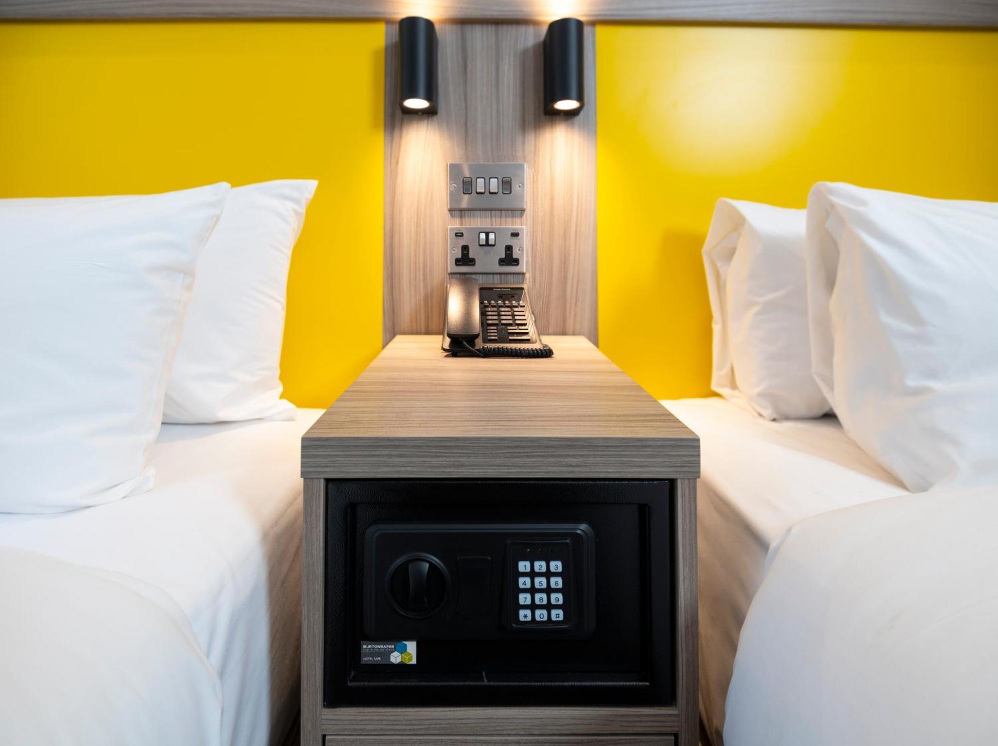 Brit Earls Court 3*
