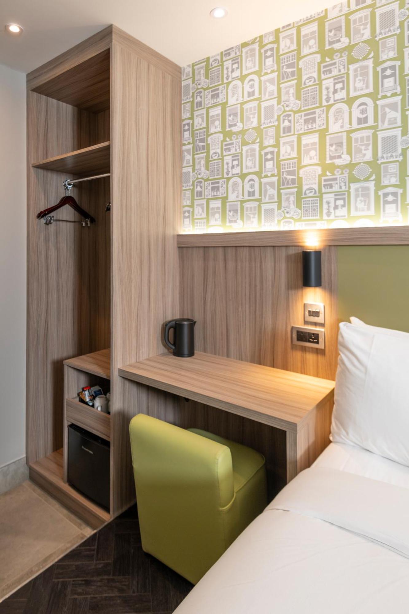 Brit Earls Court 3* London