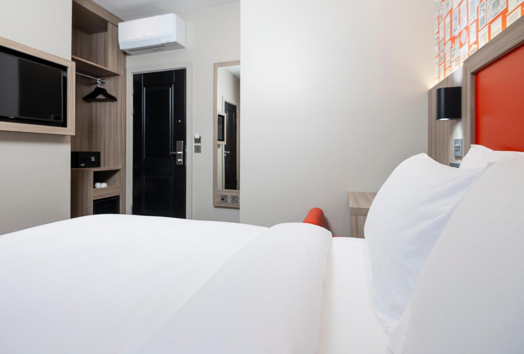 Brit Earls Court Hotel 3*