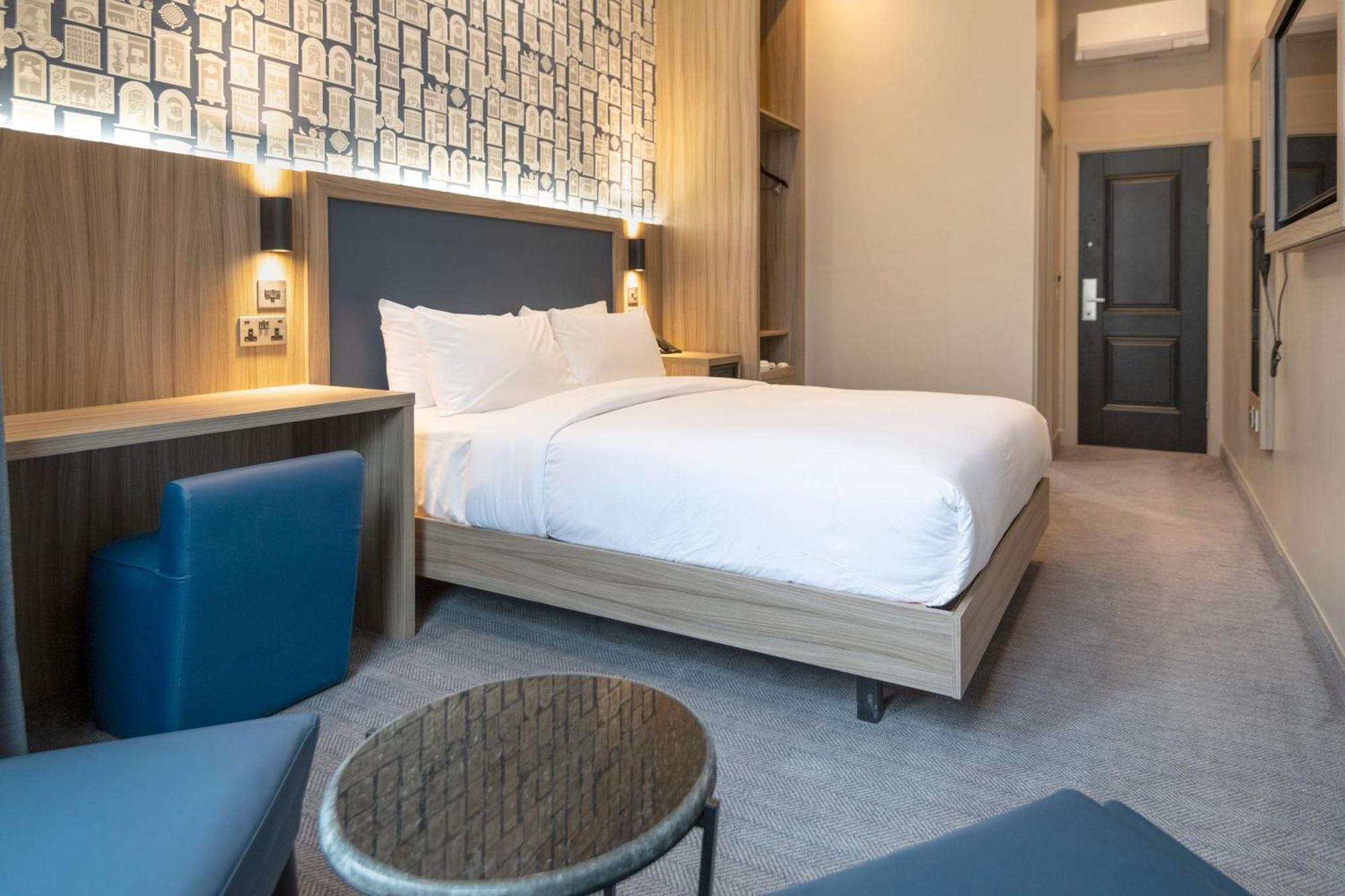 Hotel Brit Earls Court 3*